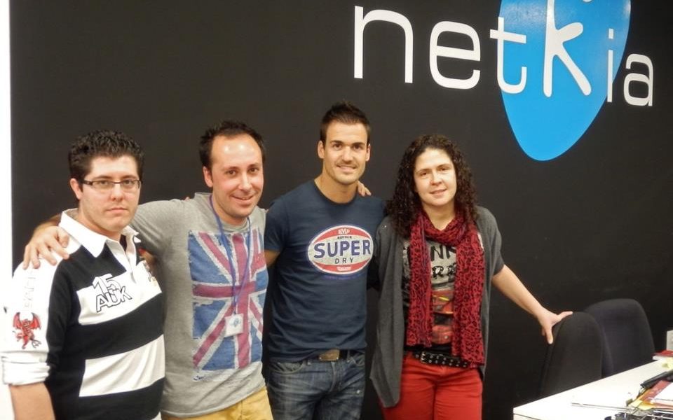 Dani Sordo junto a parte del equipo de diseño web de Netkia